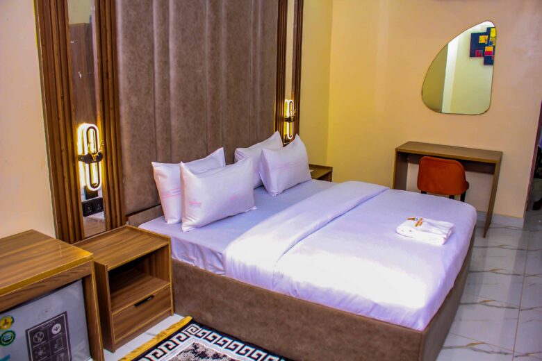 Special Hotels Room In Ojodu