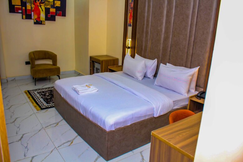 Special Hotels Room In Ojodu